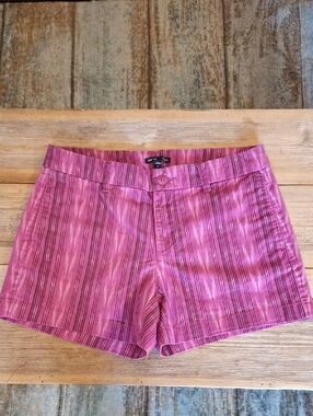 GAP Pink Striped Bermuda Shorts. NWOT Size 4